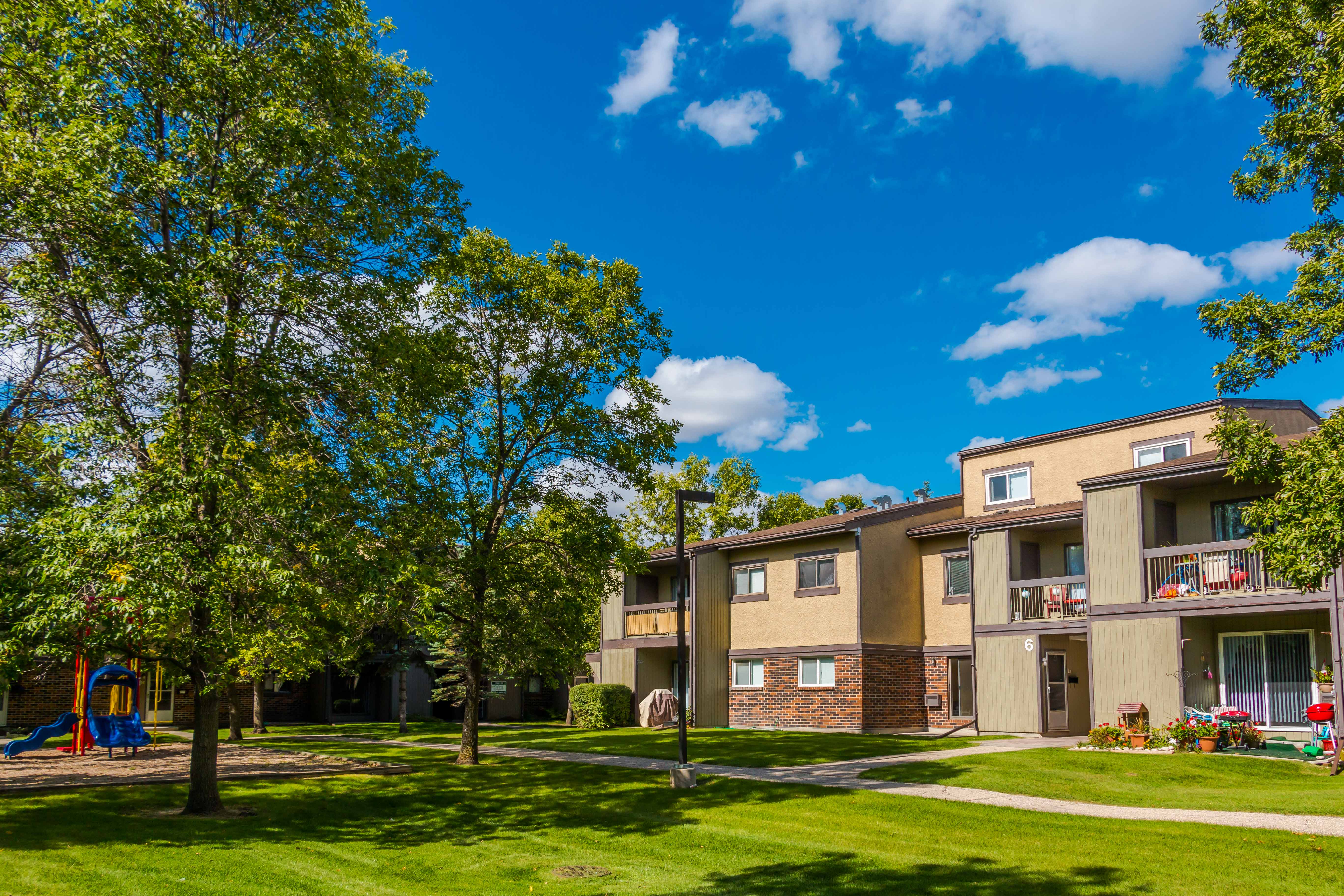 Roblin Oaks Shelter Canadian