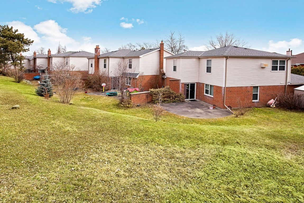 2500 Brant Street SIREG Management Inc.