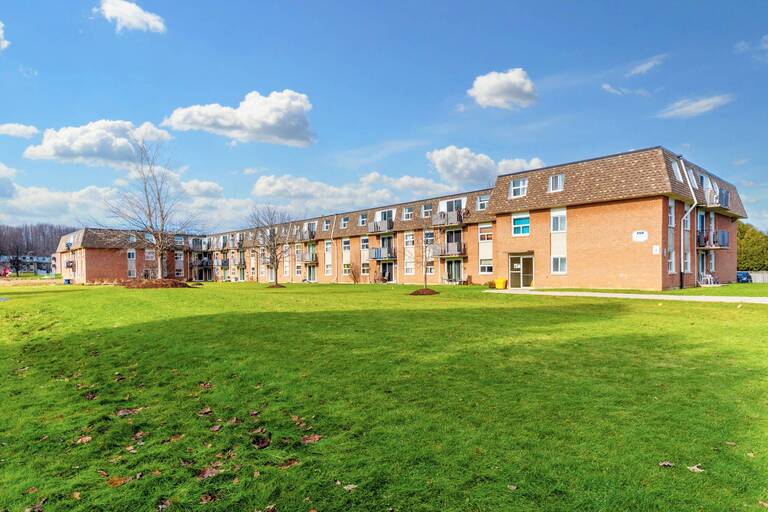 Bruce Manor Apartments