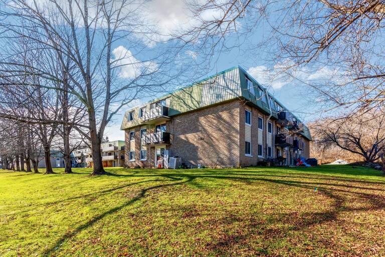 6th Street Apartments