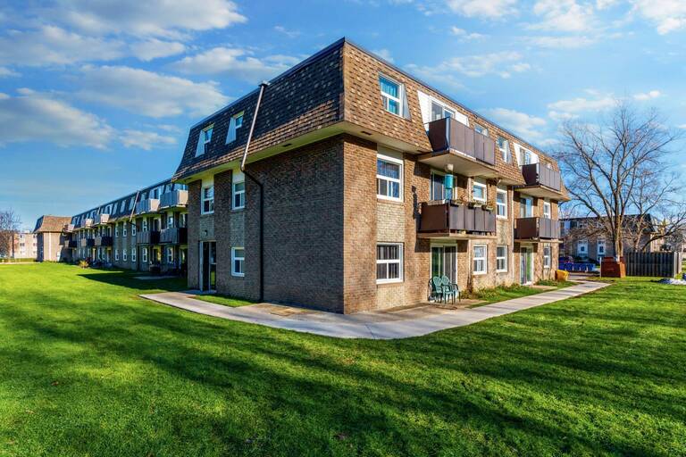 Huron Manor Apartments