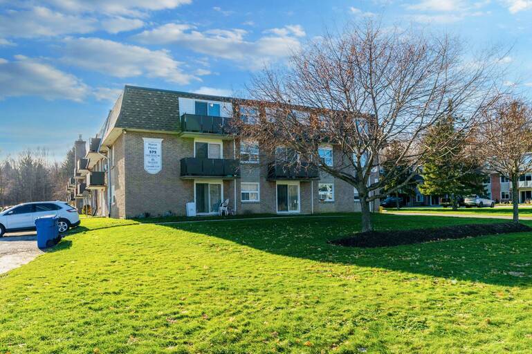 Huron Manor Apartments
