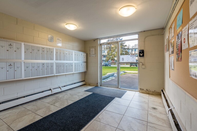 Huron Manor Apartments