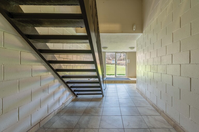 Huron Manor Apartments