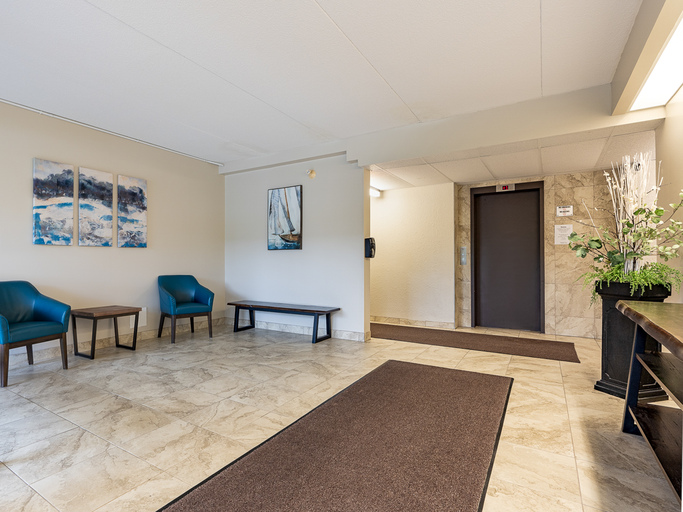 Applewood Apartments