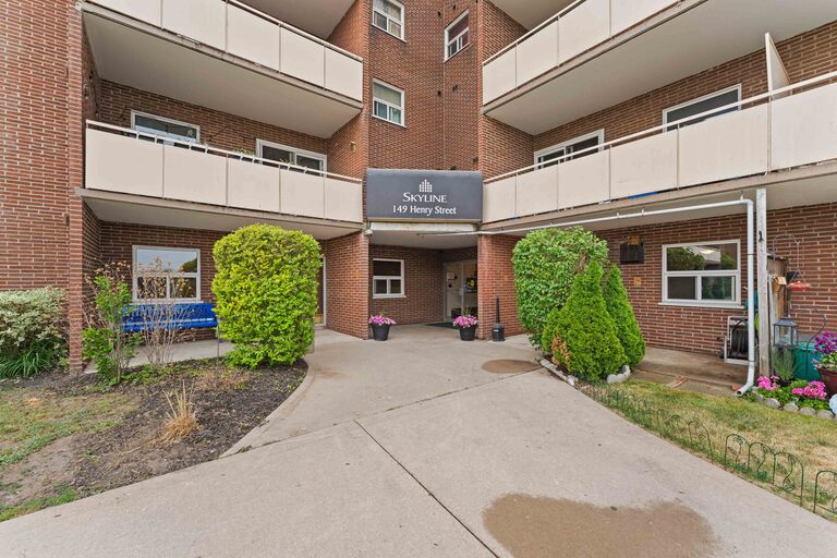The Cedarview Apartments