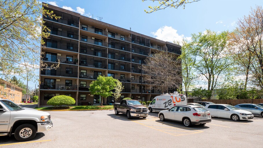 Janisse Tower Apartments
