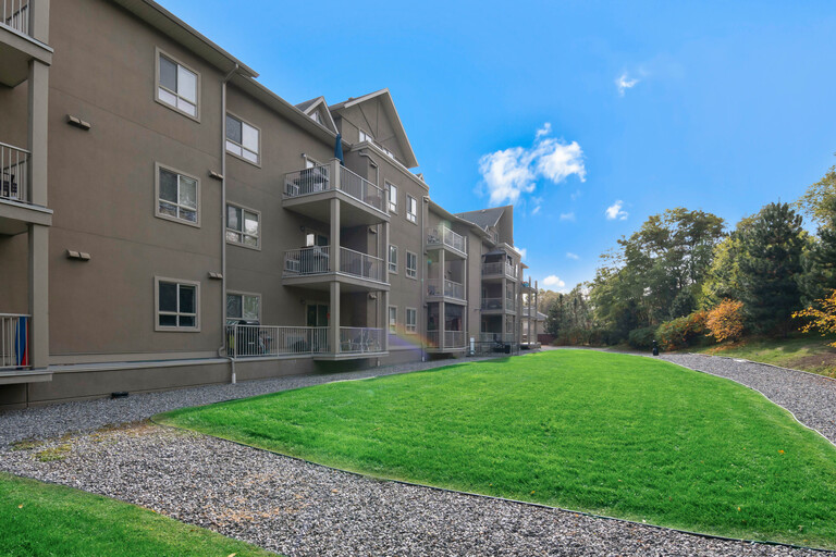 Lake Country Lofts Apartments