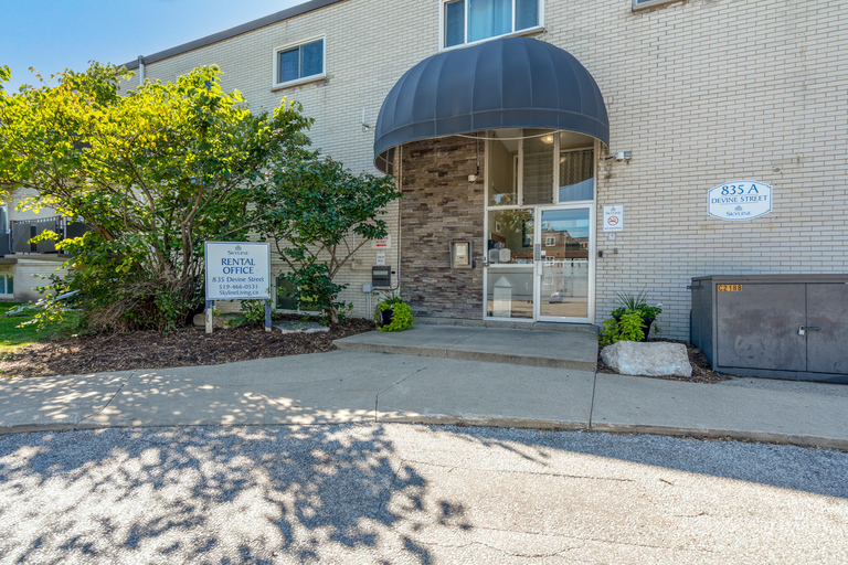 Devine Street Apartments
