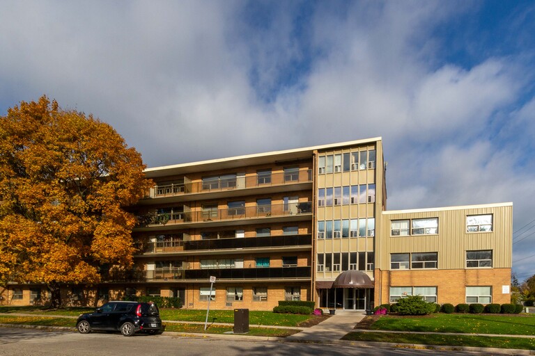 Bryn Mawr Apartments