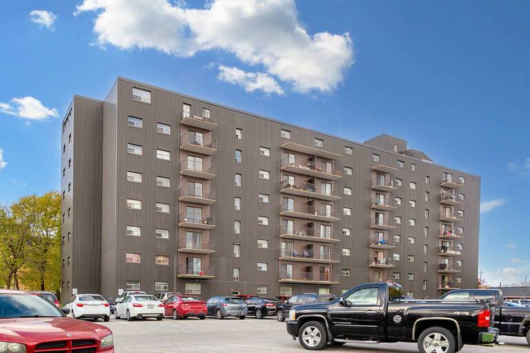Regal Tower Apartments - Sarnia