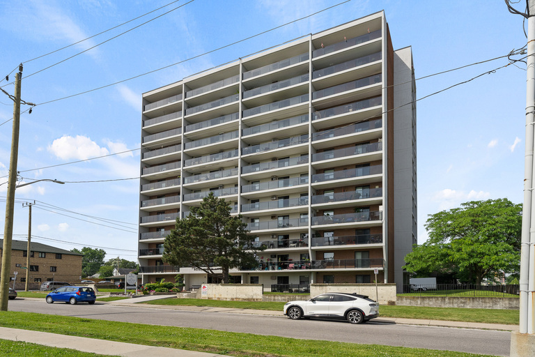 Royal Tower Apartments