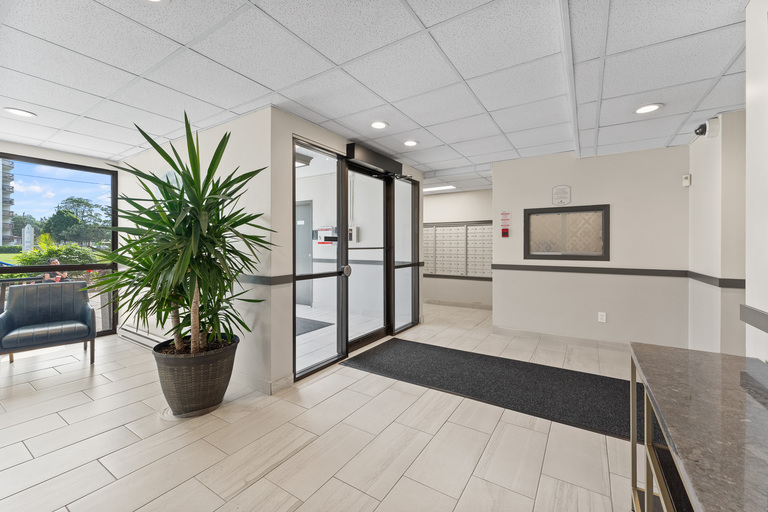 Royal Tower Apartments