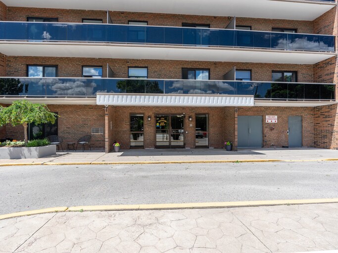 Centennial Park Place Apartments