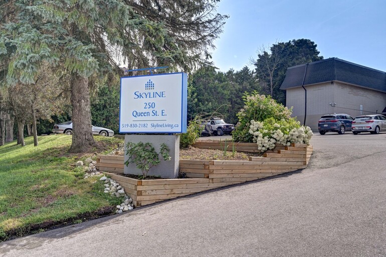 Hillcrest Apartments