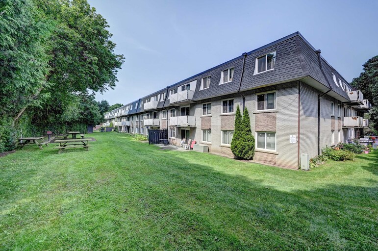 Hillcrest Apartments