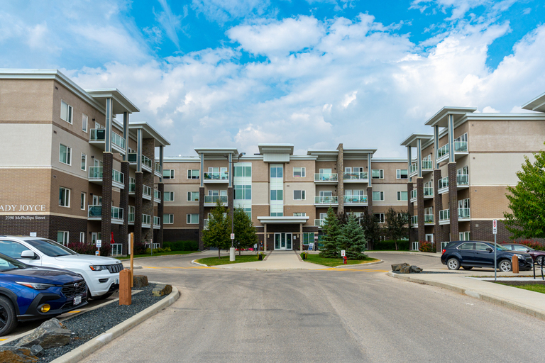 Lady Joyce Apartments