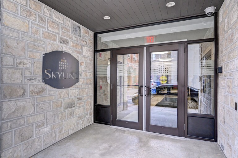 Gummer Building Apartments