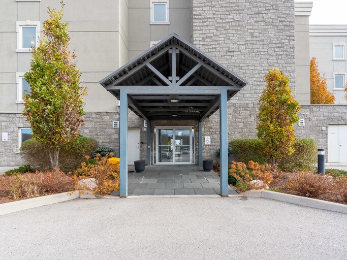 Baypoint Villas Apartments