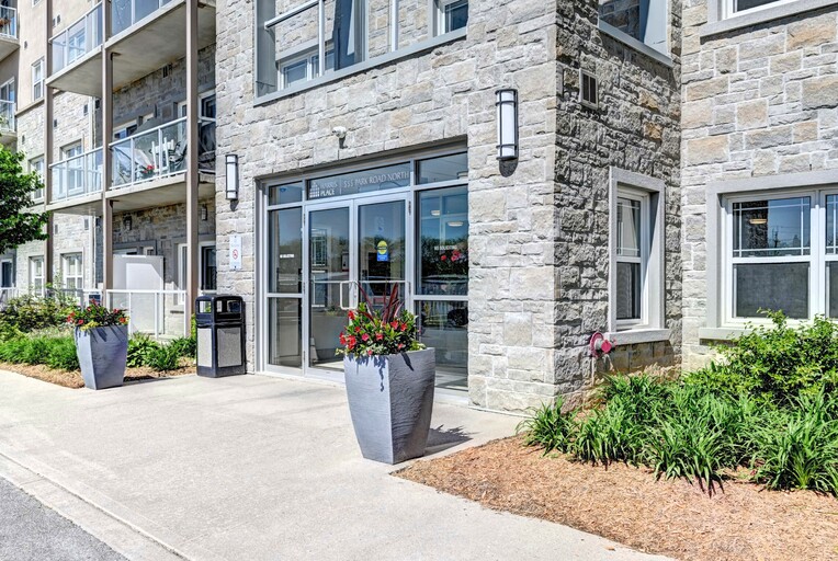 Harris Place Apartments