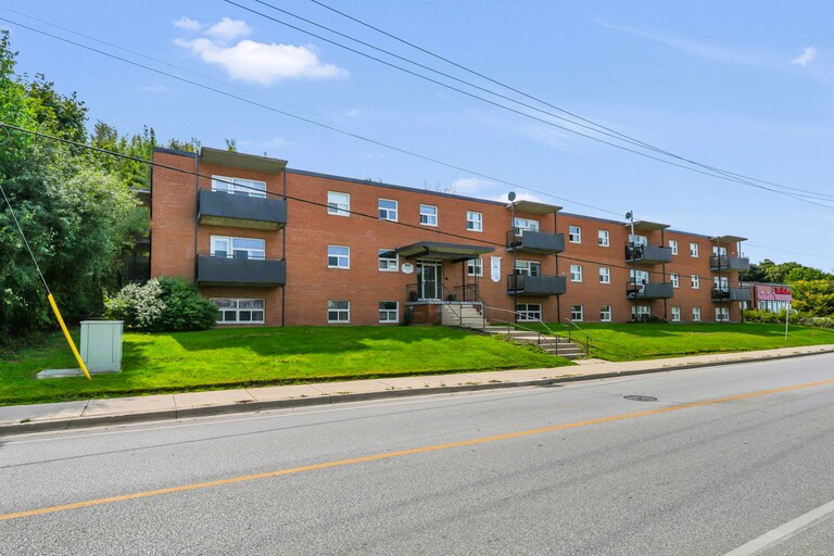 Bayfield Manor Apartments