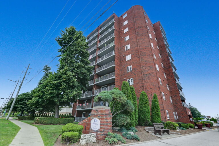 Bella Vista Apartments
