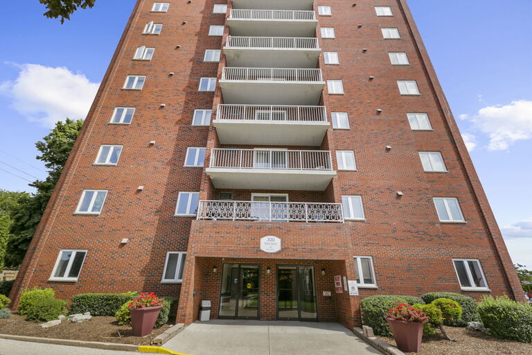Bella Vista Apartments