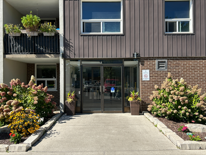 Campbell Court Apartments