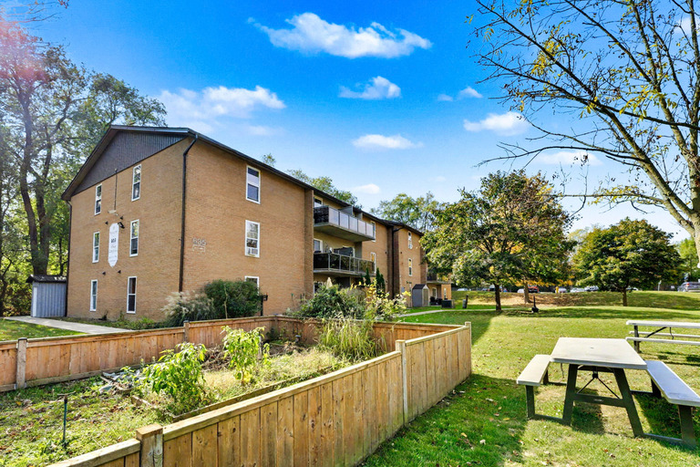Park Place on Village Green Apartments