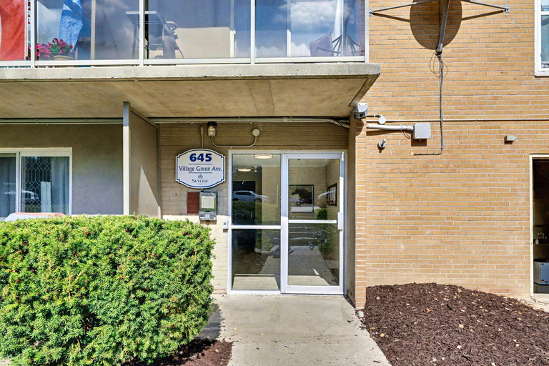 Park Place on Village Green Apartments