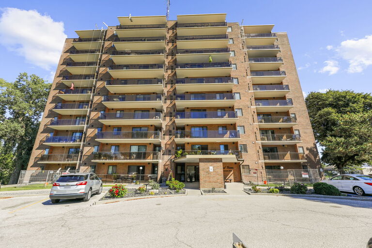 Regal Tower Apartments - Chatham