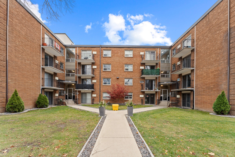 Randal Court Apartments