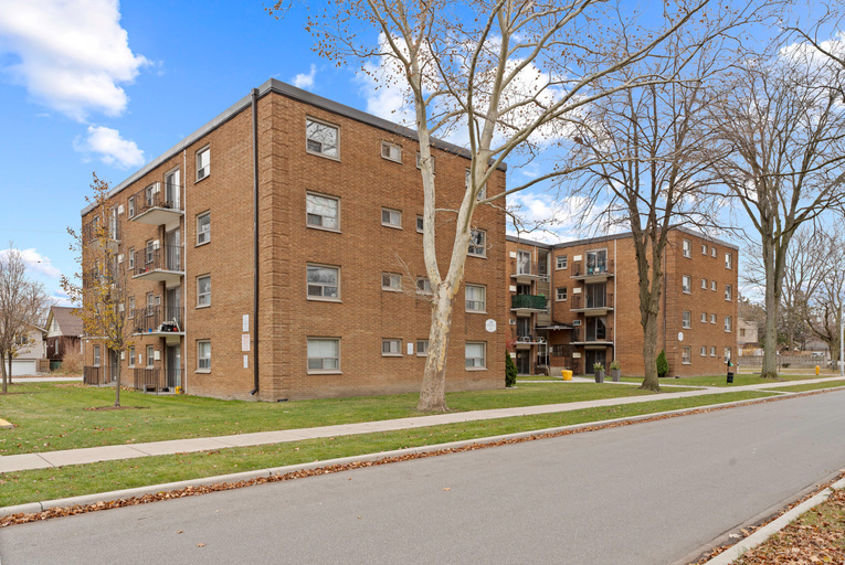 Randal Court Apartments
