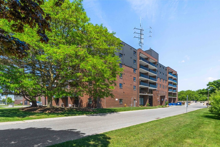 Place Tecumseh Apartments