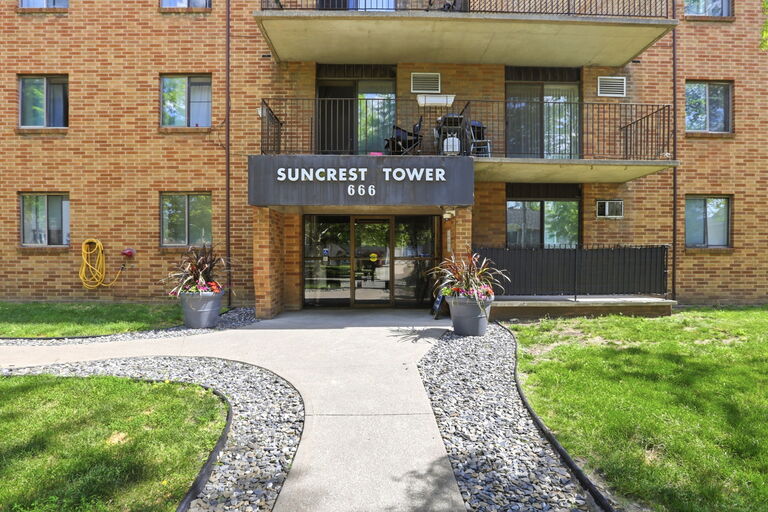 Sun Crest Tower Apartments