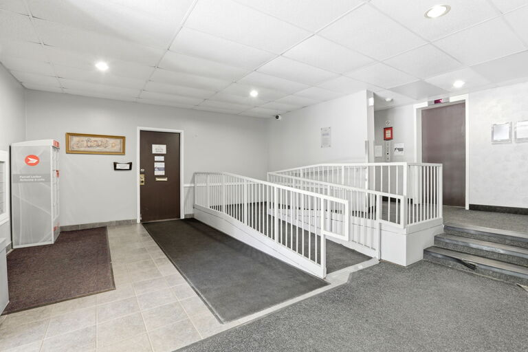 Sun Crest Tower Apartments
