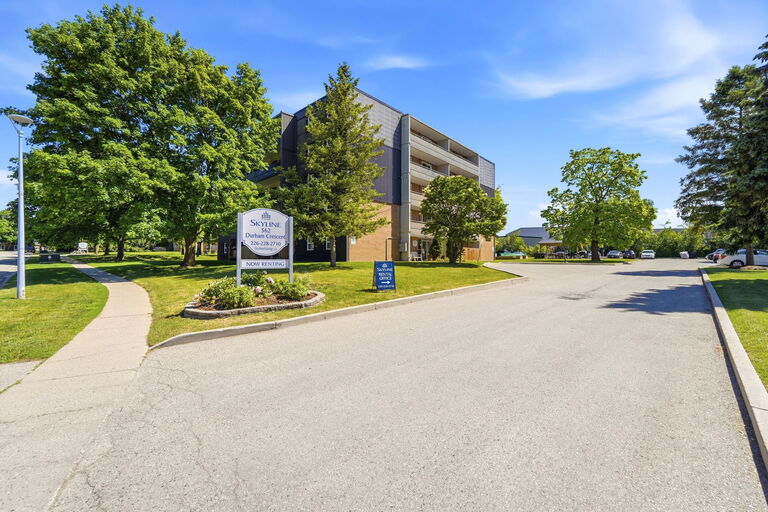 Lakeview Towers Apartments