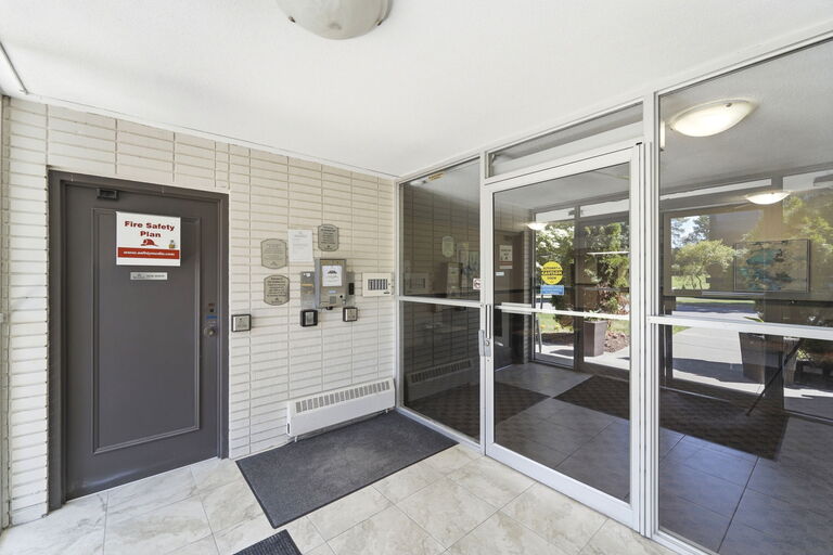 Lakeview Towers Apartments