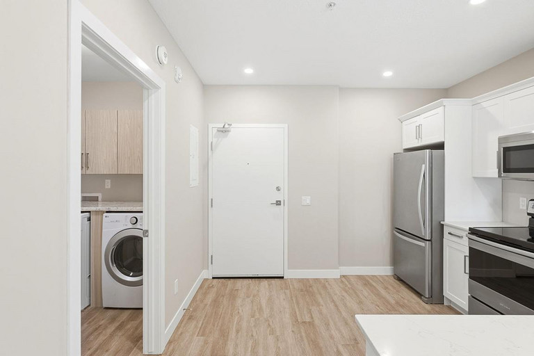 Oxford Haus Apartments