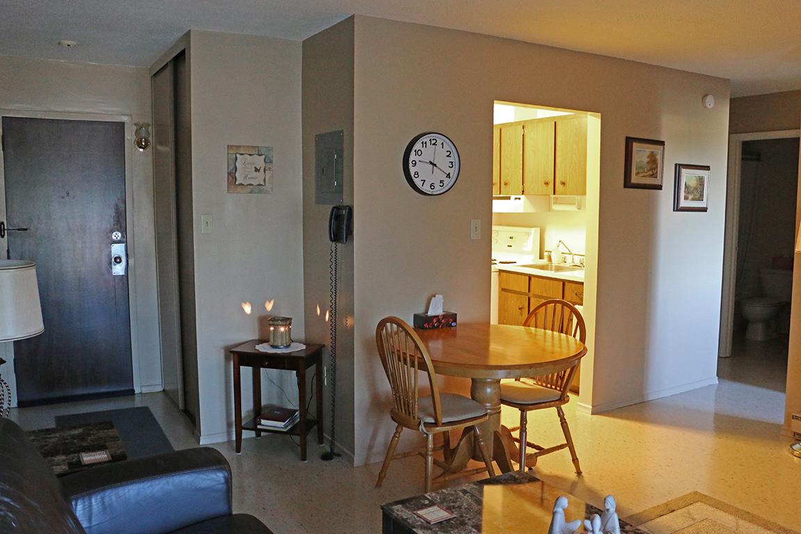 Chatham Apartment Photos and Files Gallery RentBoard.ca Ad ID SKY.377879