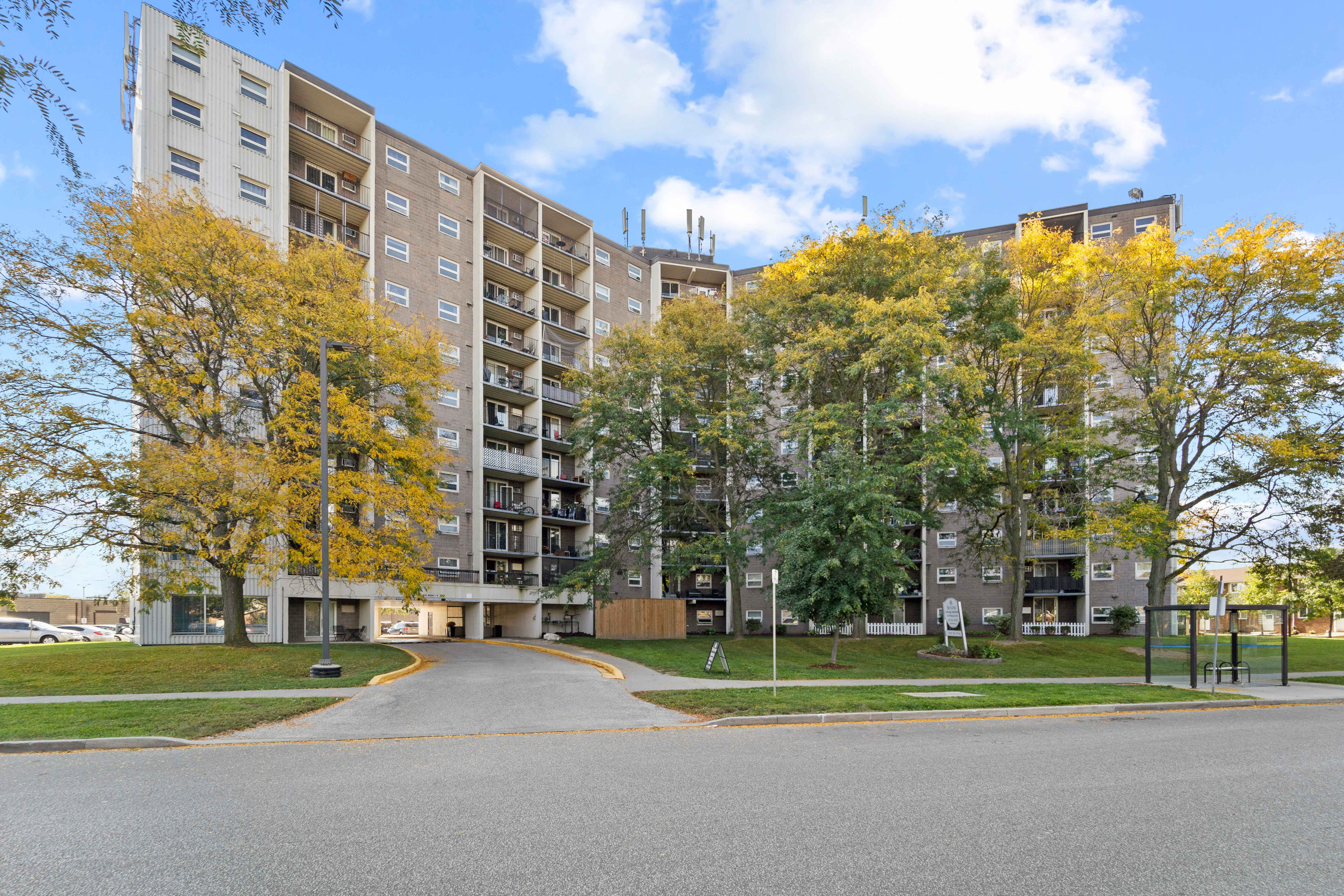2930 Wildwood Dr., Windsor, ON N8R 1Z3 — photo 2