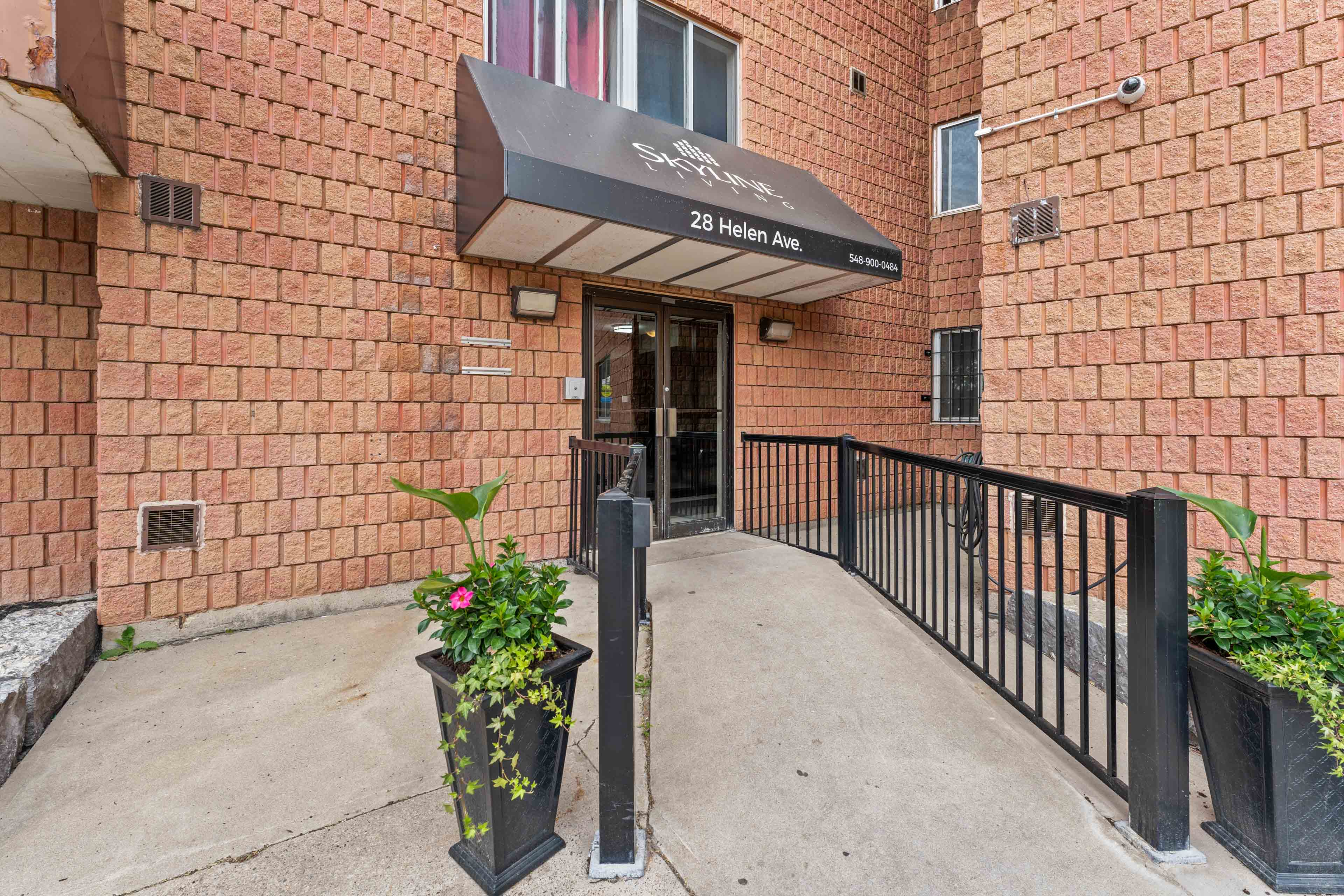 24, 26 & 28 Helen Avenue, Brantford, ON N3T 5Y8 — photo 2