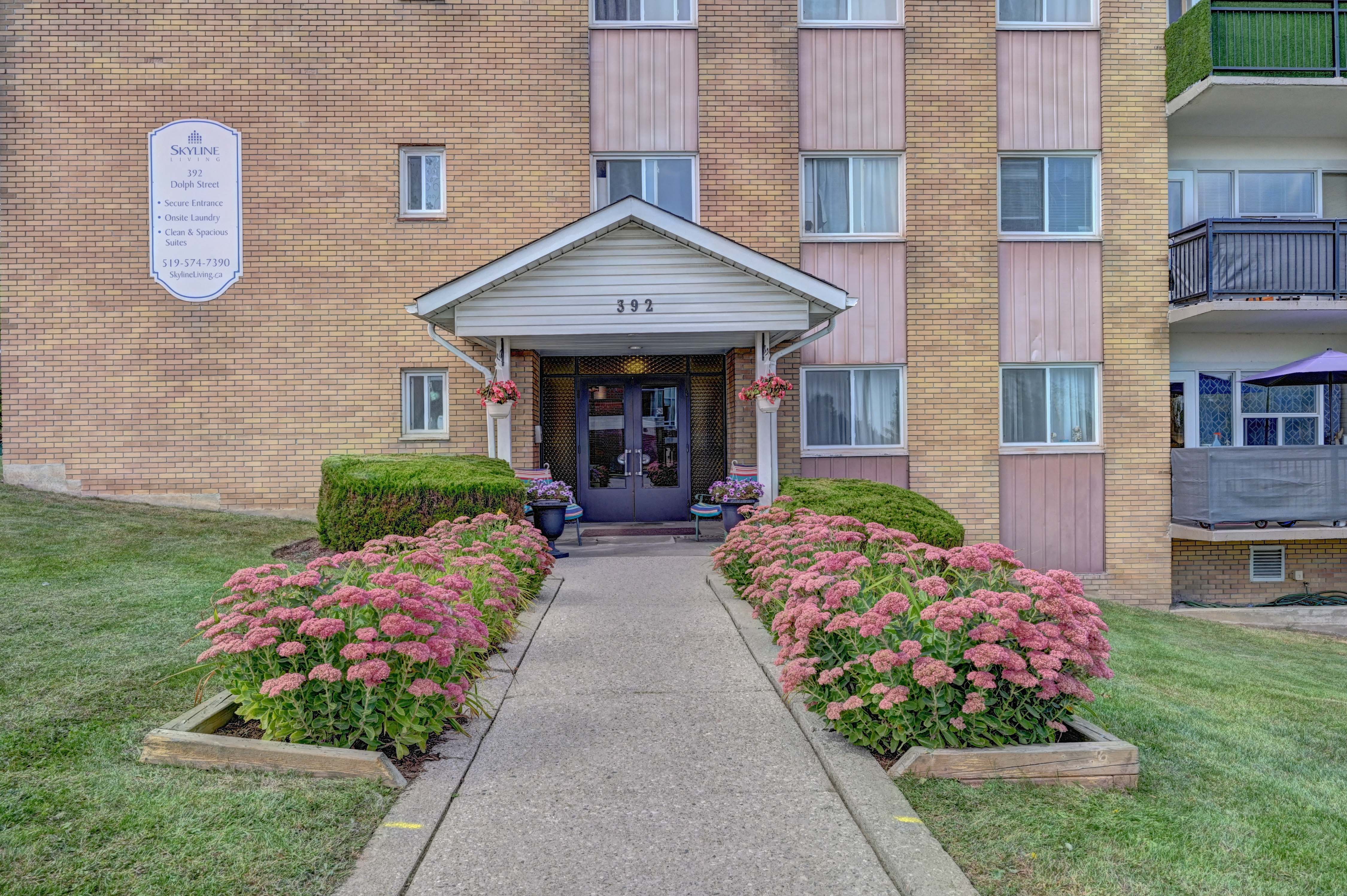 392 Dolph St. S., Cambridge, ON N3H 2C2 — photo 1