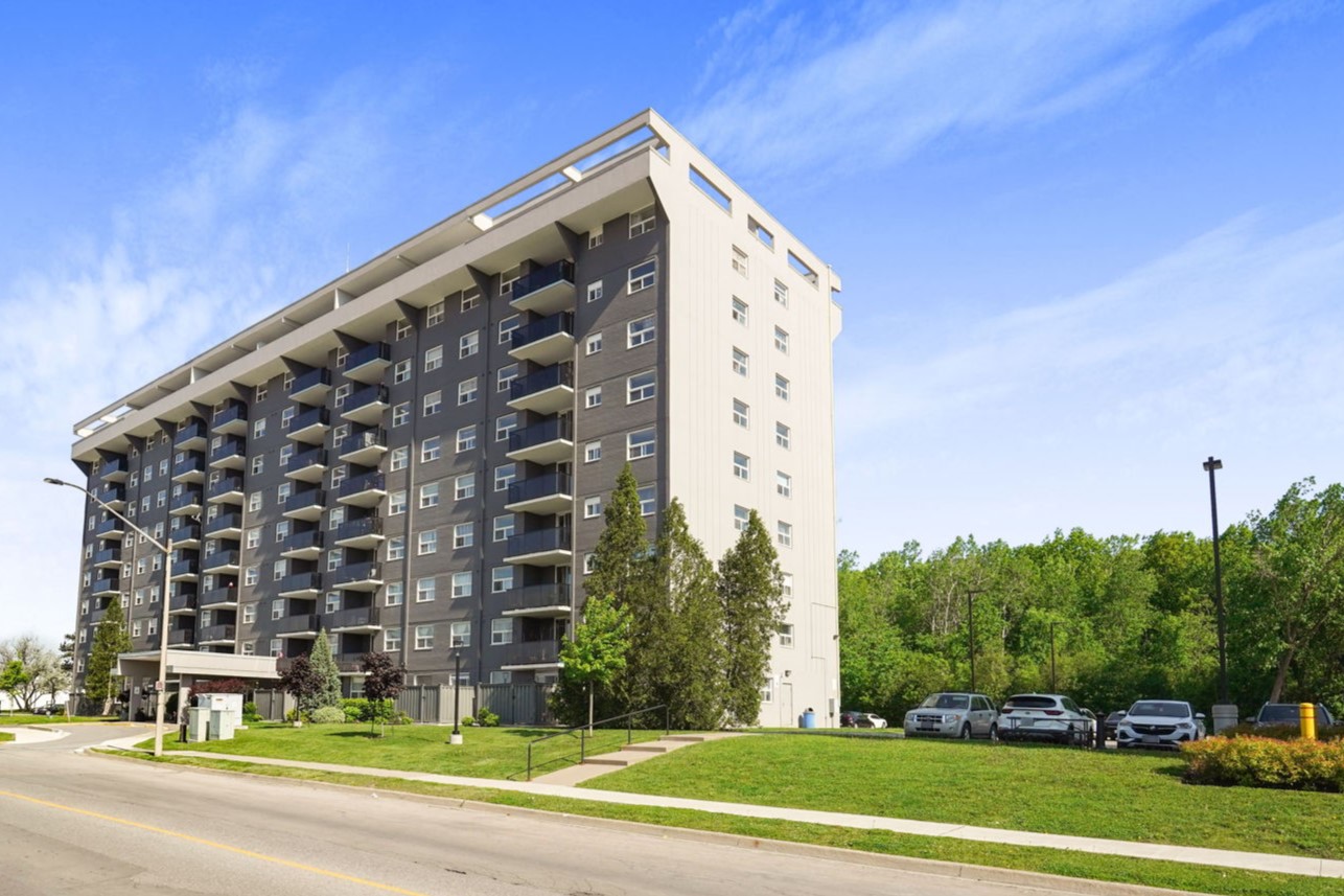 100 Lancaster Drive, Welland, ON L3C 6M1 — photo 2
