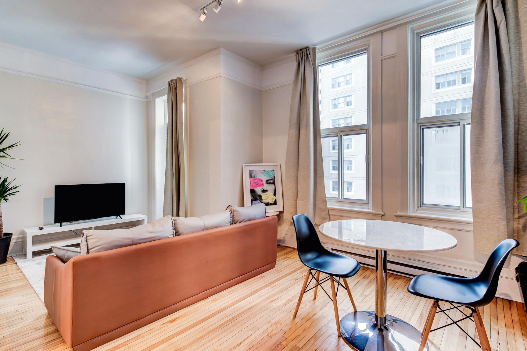 2150 Tupper Street — photo 1