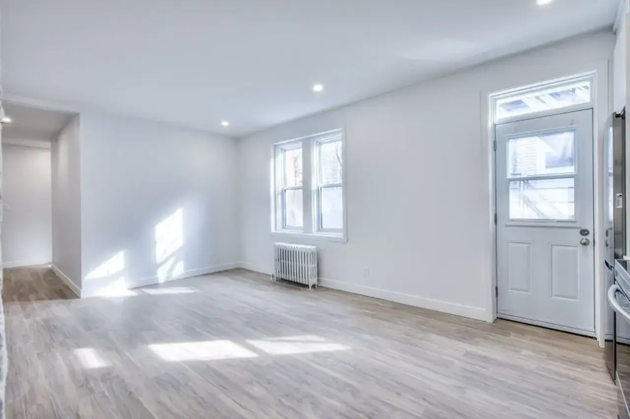 4530 Avenue Girouard — photo 1