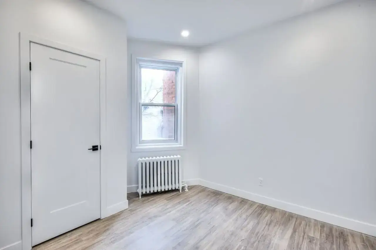 4530 Avenue Girouard — photo 2