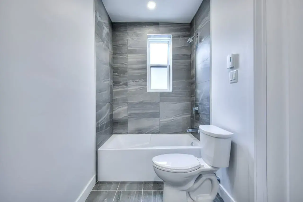 4530 Avenue Girouard — photo 3