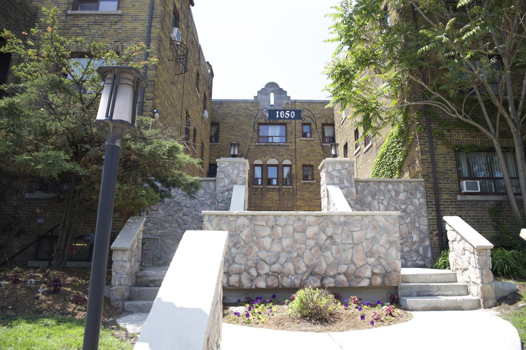 Rentals.ca ) 1650 Bathurst Street, Toronto ON for Rent