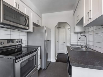 1660 Bathurst Street